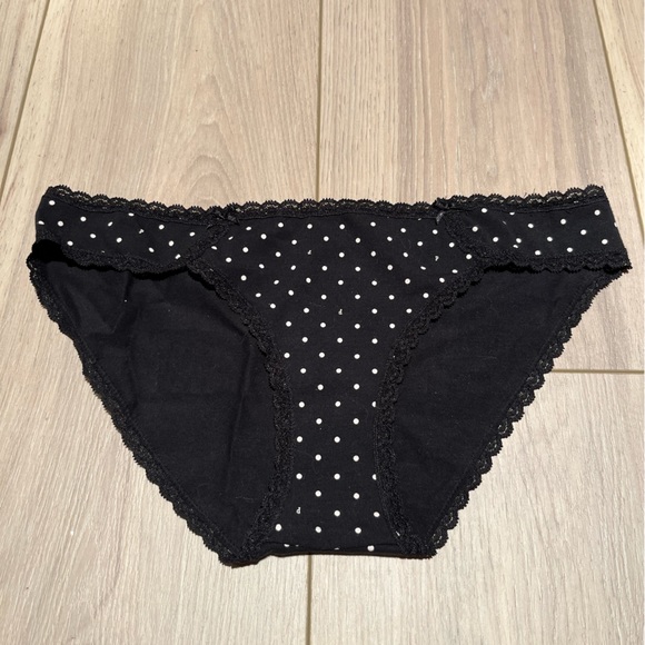 Set of 3 sexy NWOT festive women’s panties Medium 6 Victoria Secret, Aerie & H&M - Picture 3 of 10